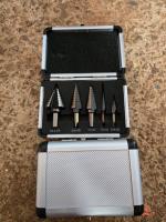 584